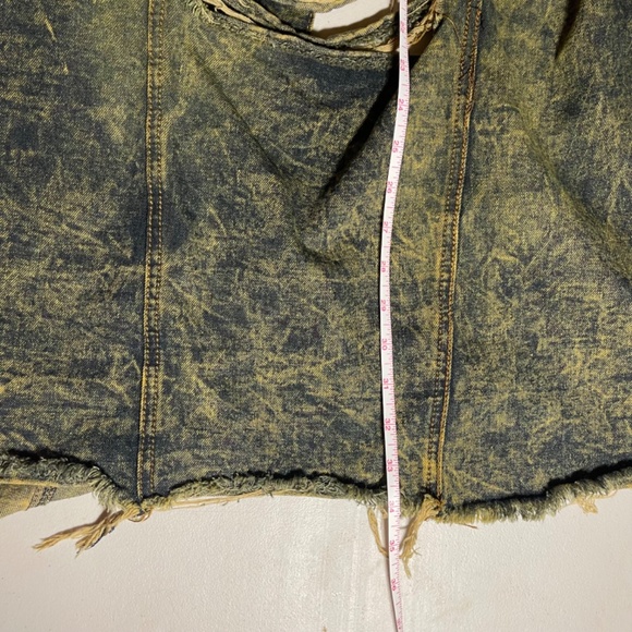 Thrill  Distress/Ripped Denim Long Sleeve Jacket. XL - Picture 6 of 8